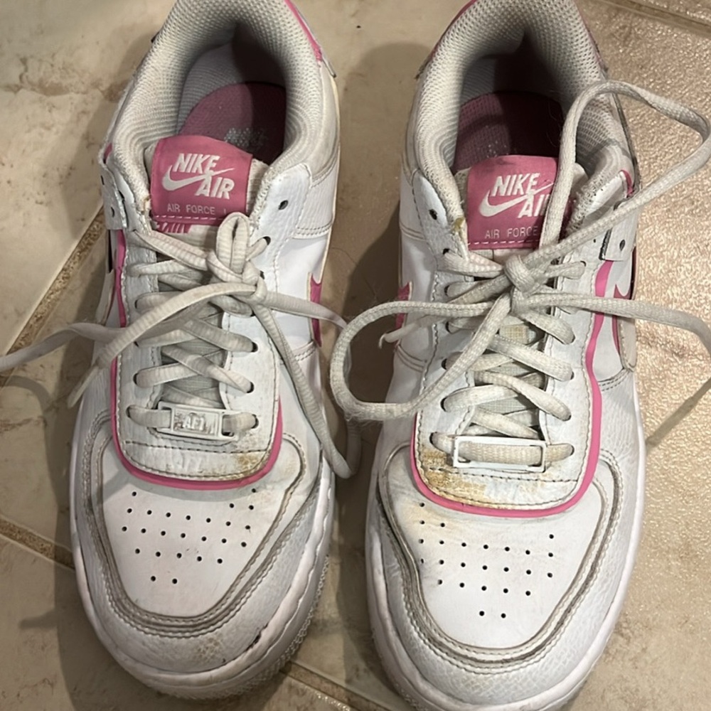 Nike Air Force 1 Women's Sneakers - White and Pink